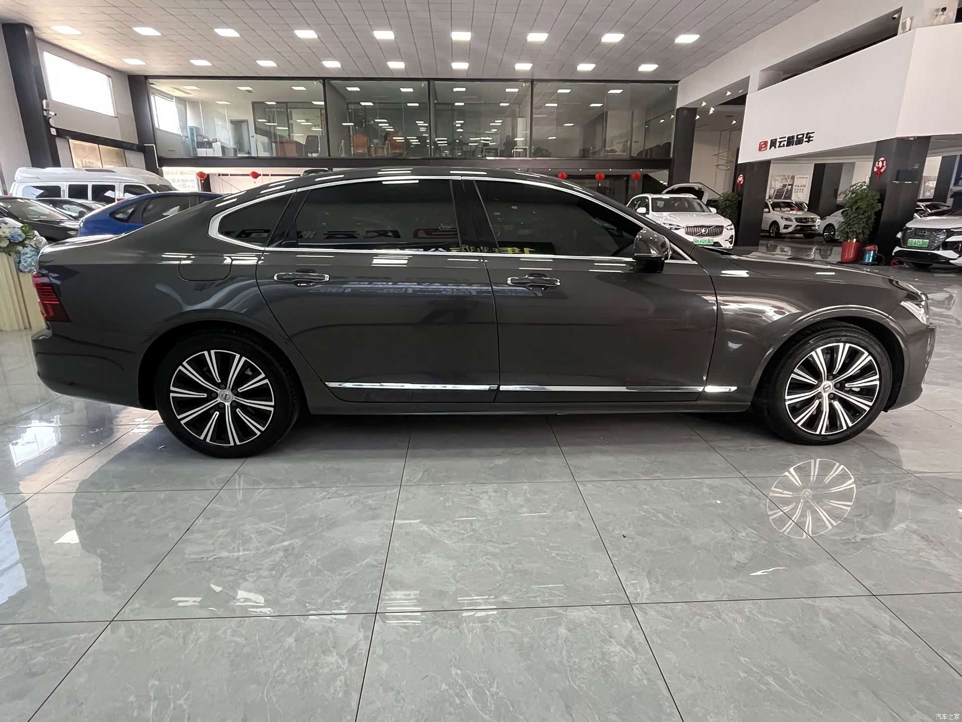 Volvo S90, 2021 все фото