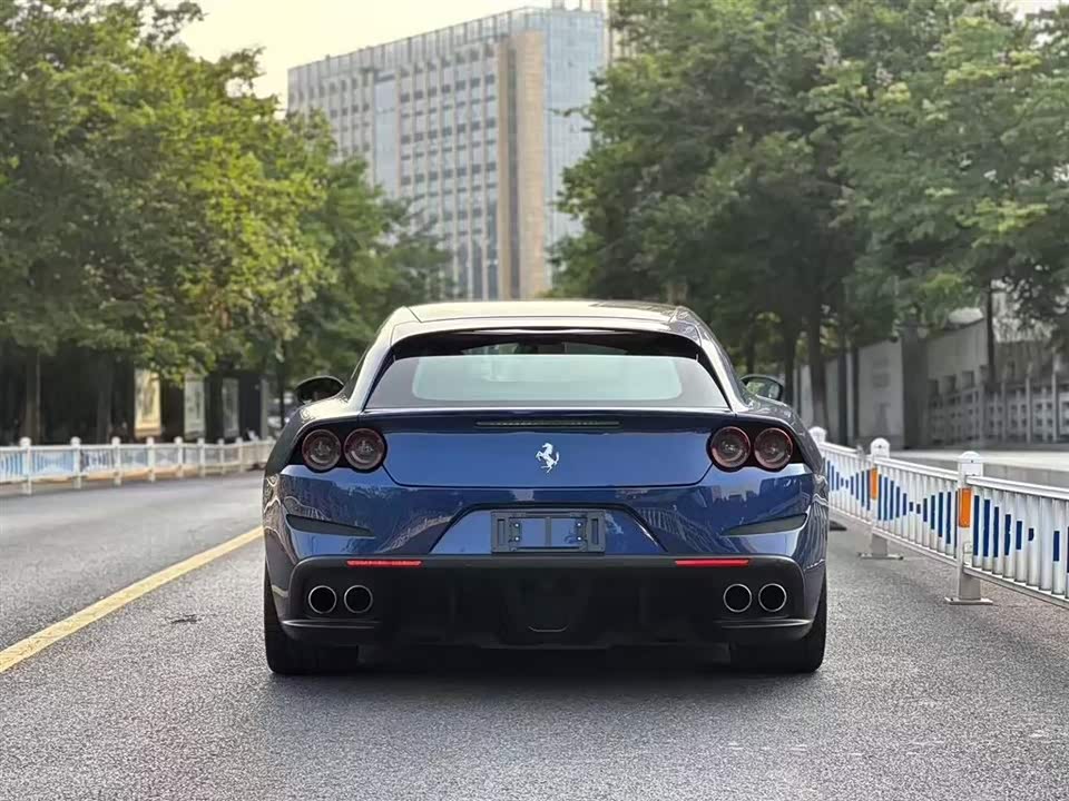 Ferrari GTC4Lusso