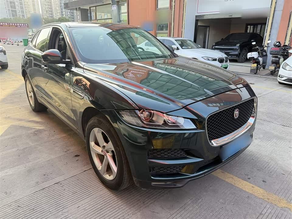 Jaguar F-PACE