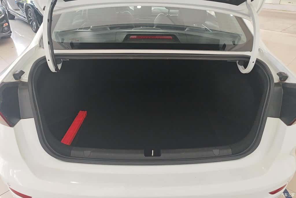 Geely Emgrand, 2025 4