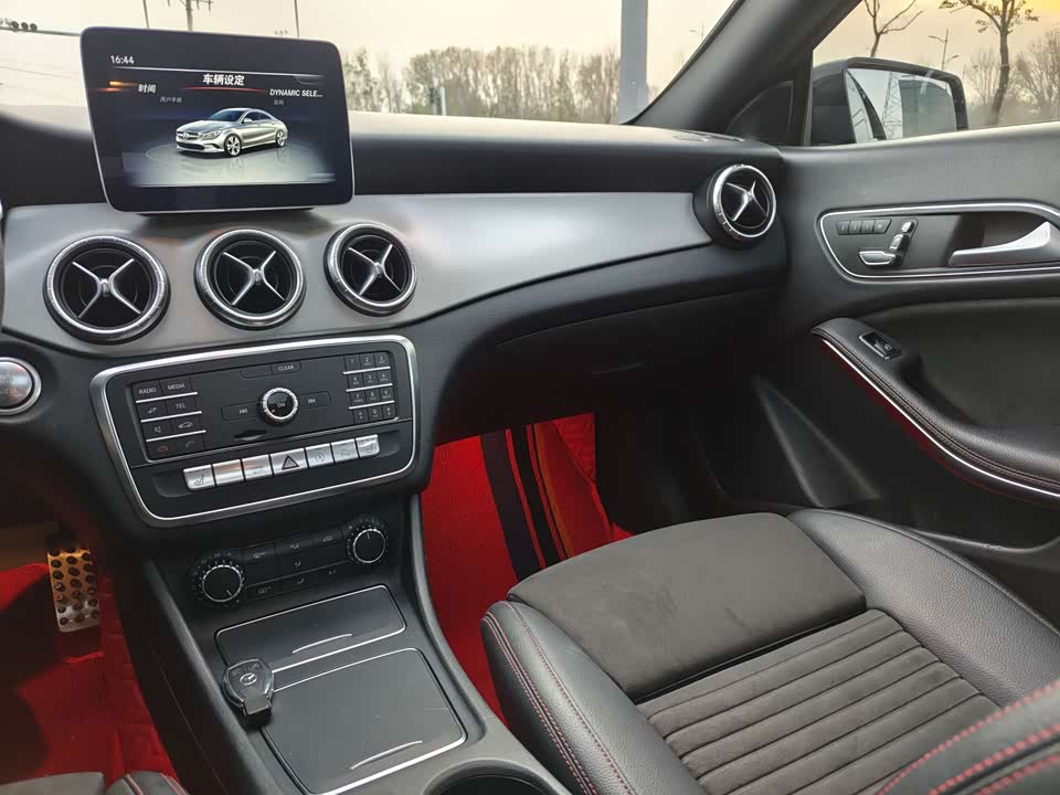 Mercedes-Benz CLA
