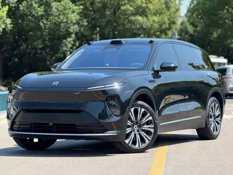 NIO ES8