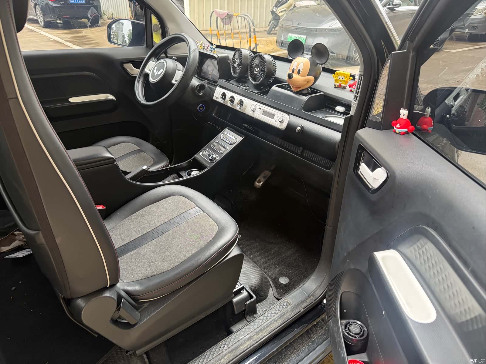 Wuling MINIEV, 2023 все фото