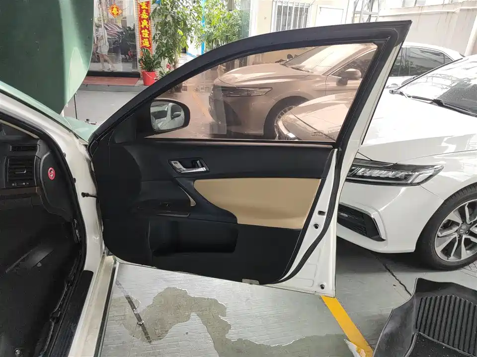 Toyota Reiz