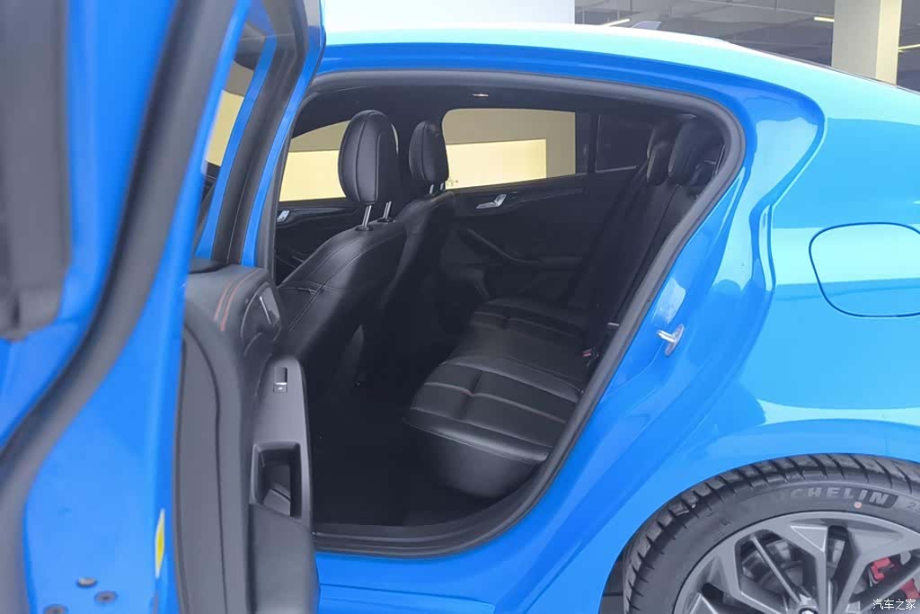 Ford Focus, 2023 11