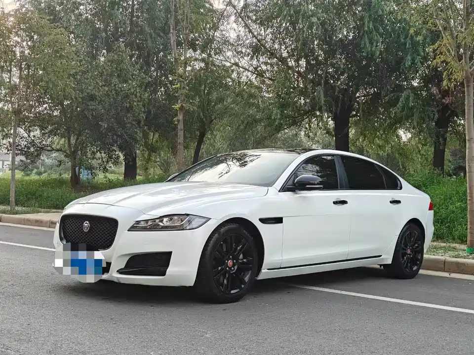 Jaguar XFL