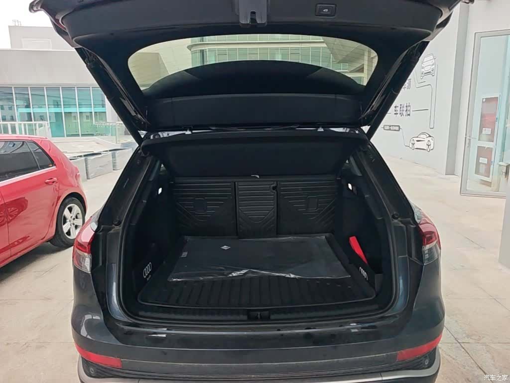 Audi Q4 e-tron, 2023 19