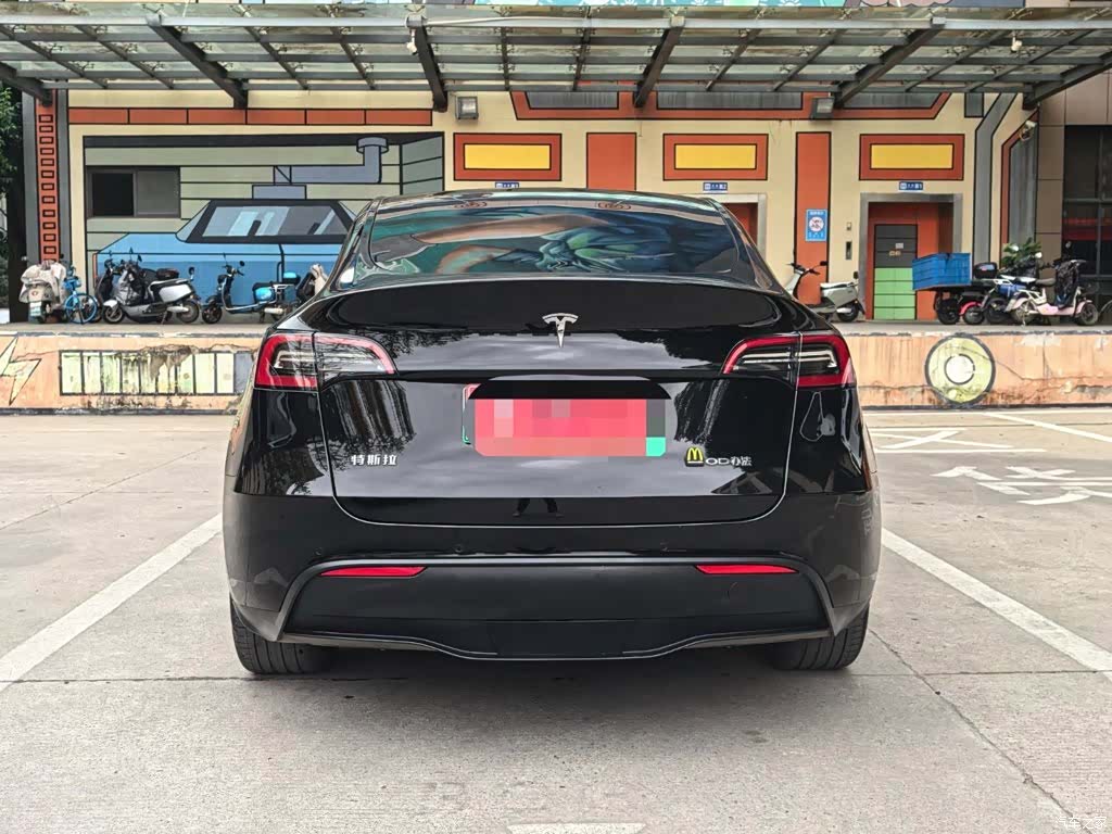 Tesla Model Y, 2023 16