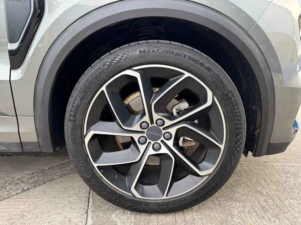 Lynk & Co 05