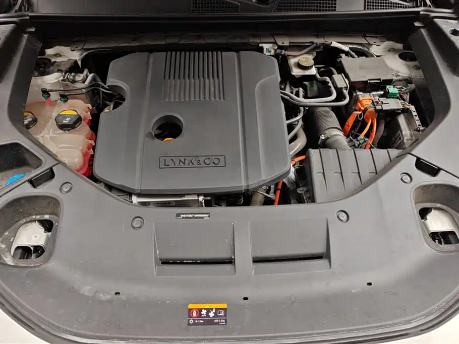 Lynk & Co 01