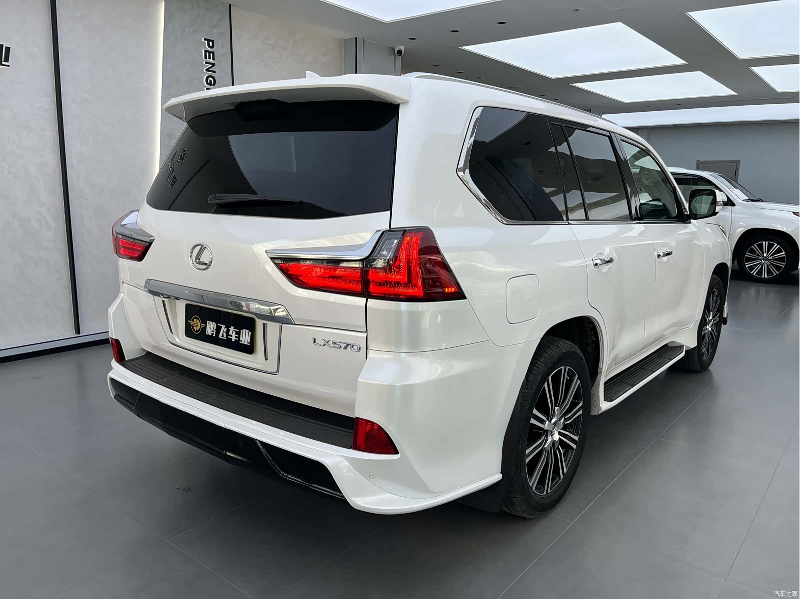 Lexus LX, 2022 21