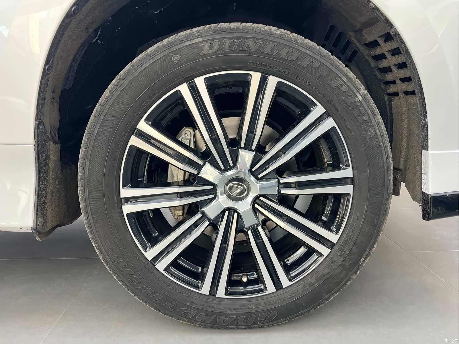 Lexus LX, 2022 24