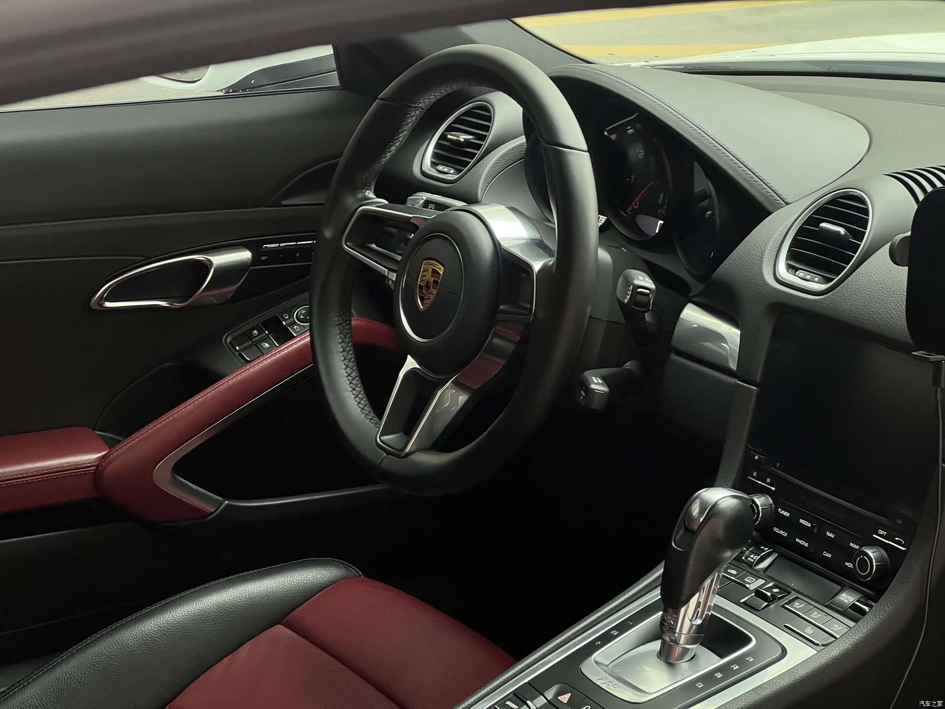 Porsche Cayman, 2017 15