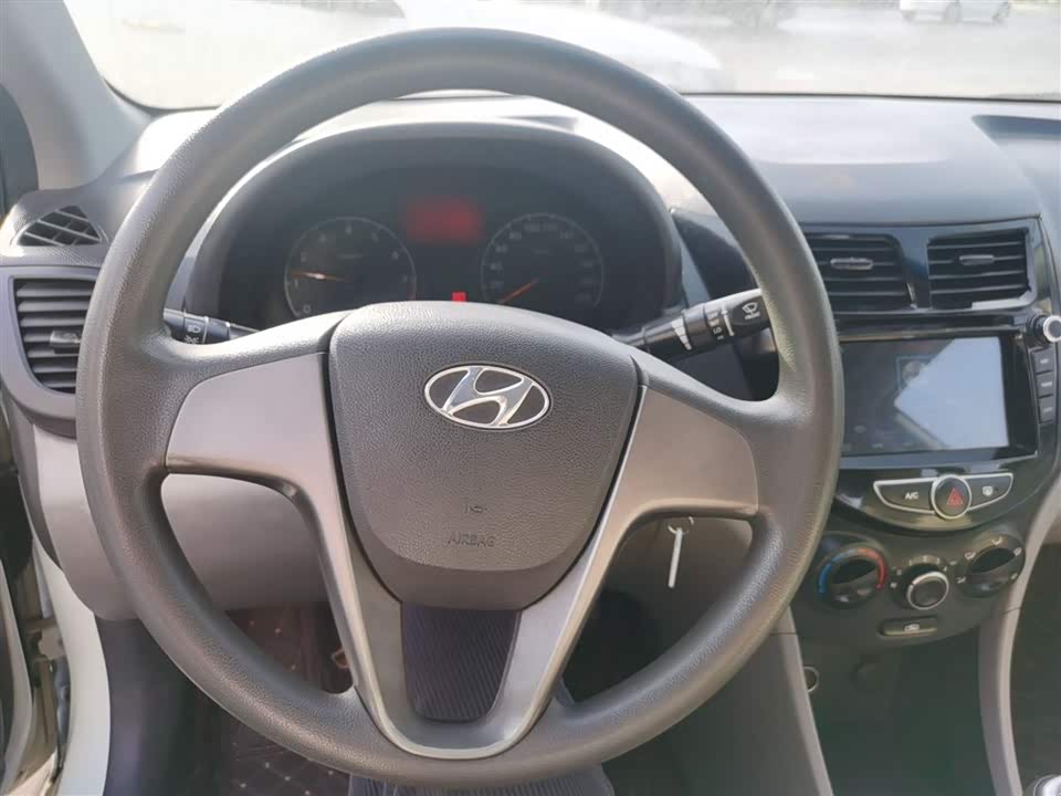 Hyundai Rena