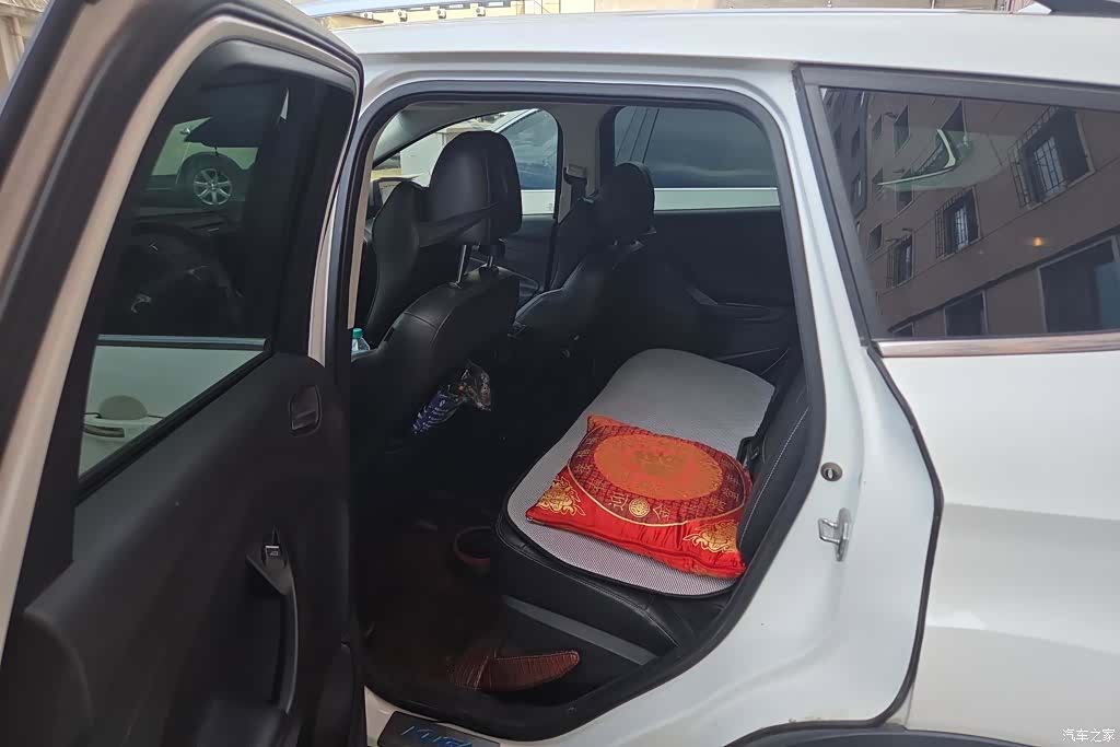 Ford Kuga, 2015 11