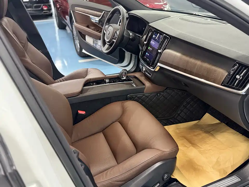 Volvo V90