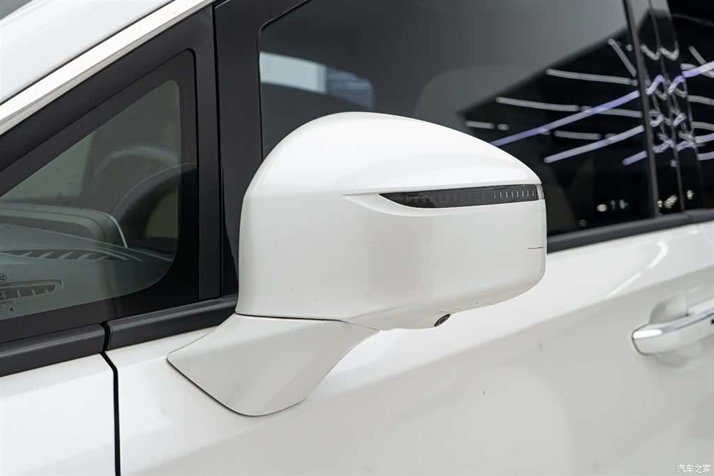 Buick GL8, 2022 11