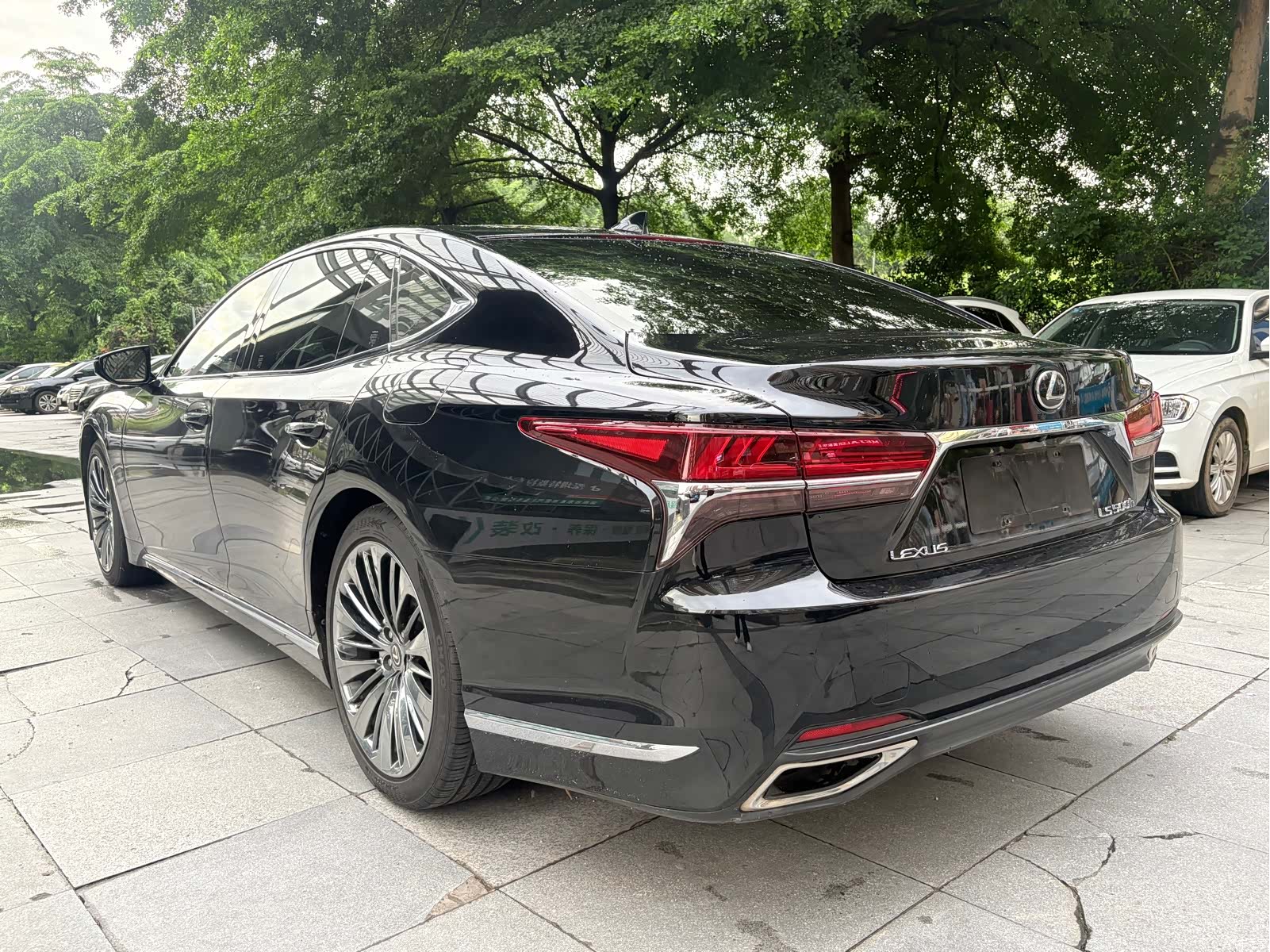 Lexus LS, 2019 9