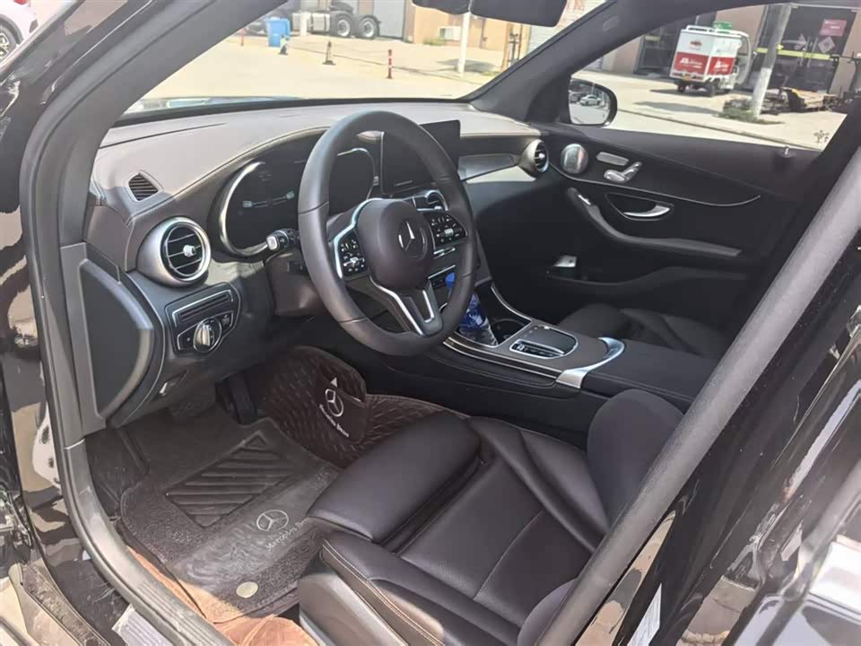 Mercedes-Benz GLC Mercedes-Benz GLC