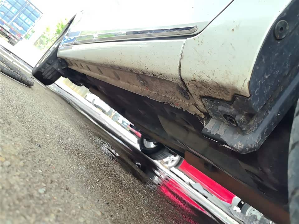 Toyota YARiS L to enjoy