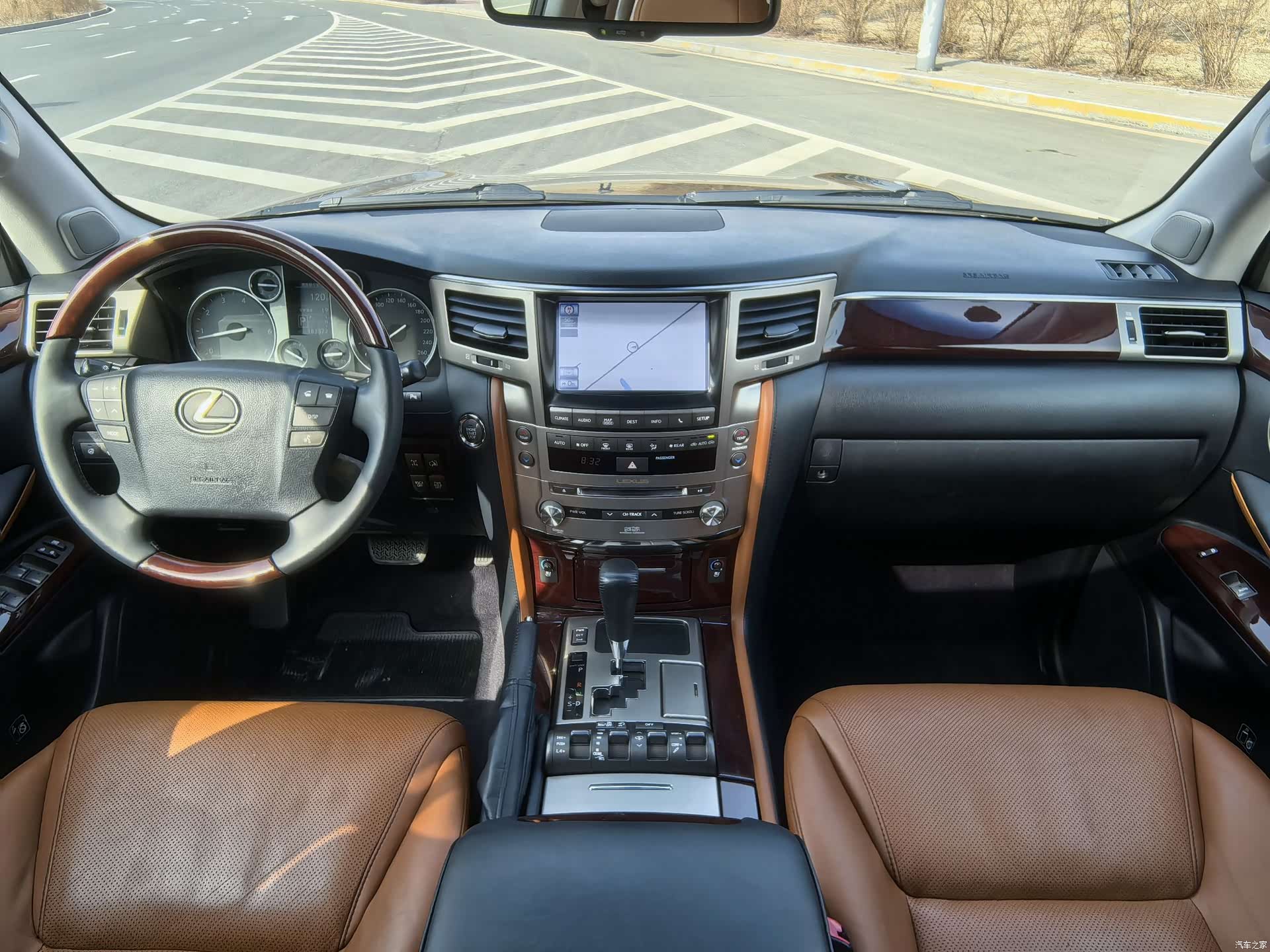 Lexus LX, 2013 7