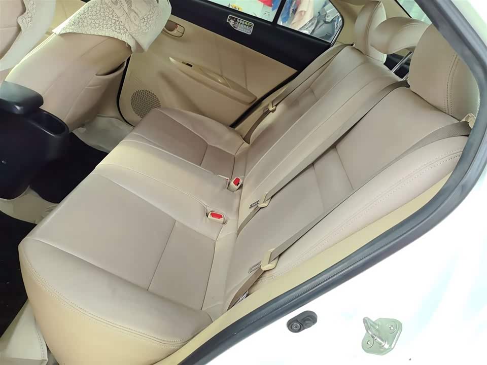 Toyota YARiS L to enjoy