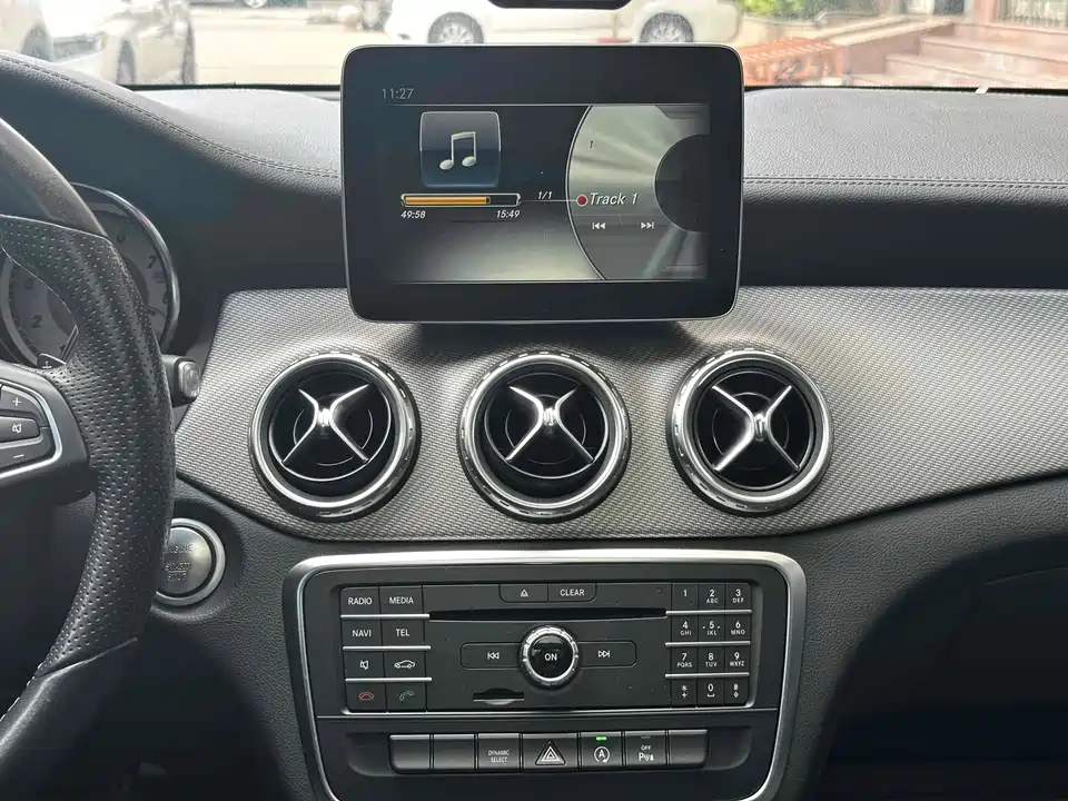 Mercedes-Benz GLA Mercedes-Benz GLA