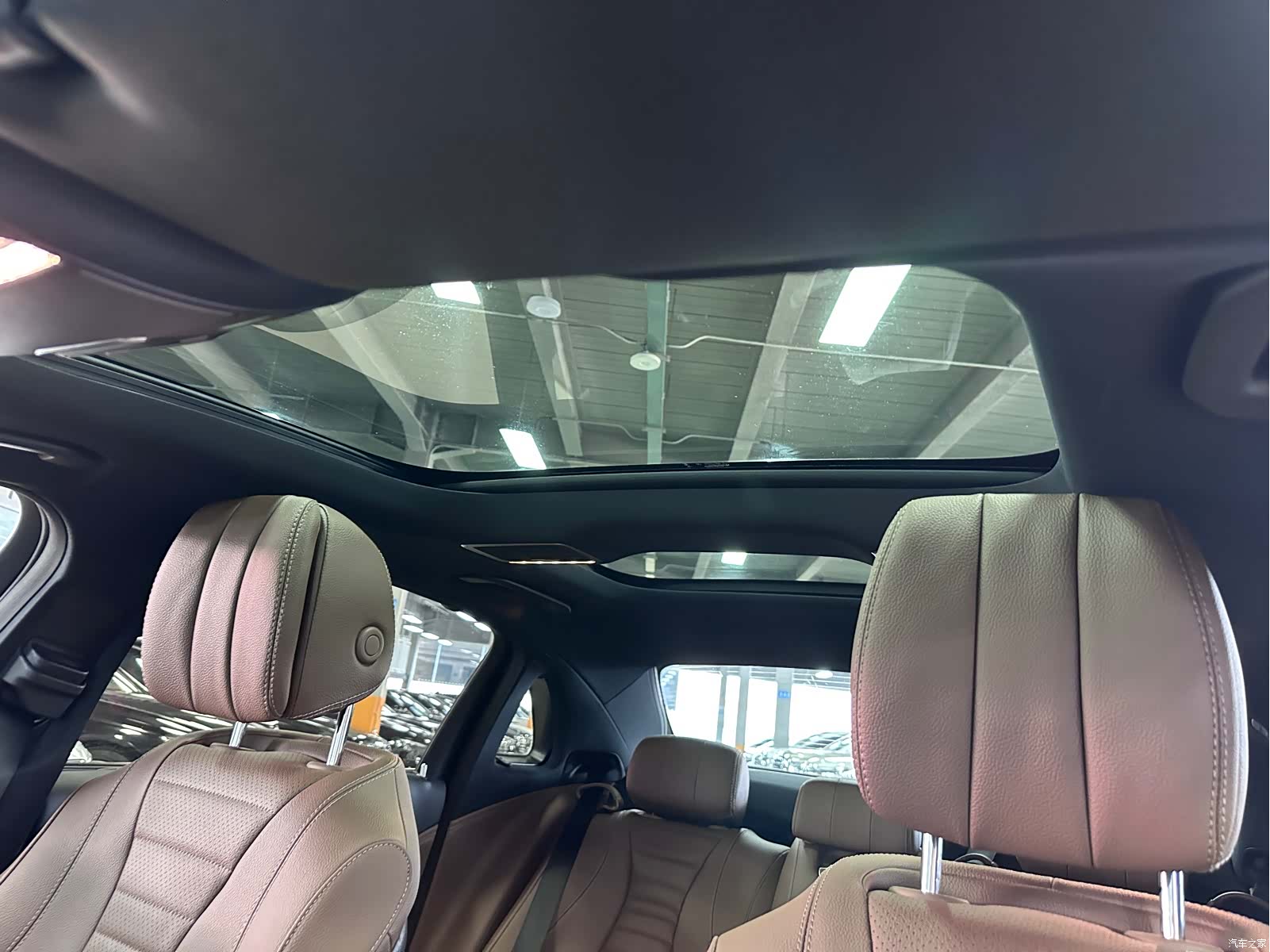 Mercedes-Benz E-Class, 2023 4
