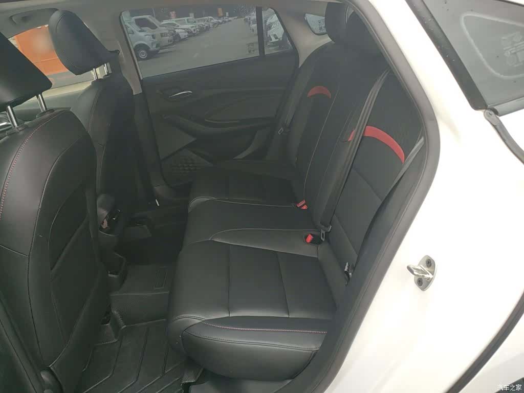 MG MG5, 2023 13