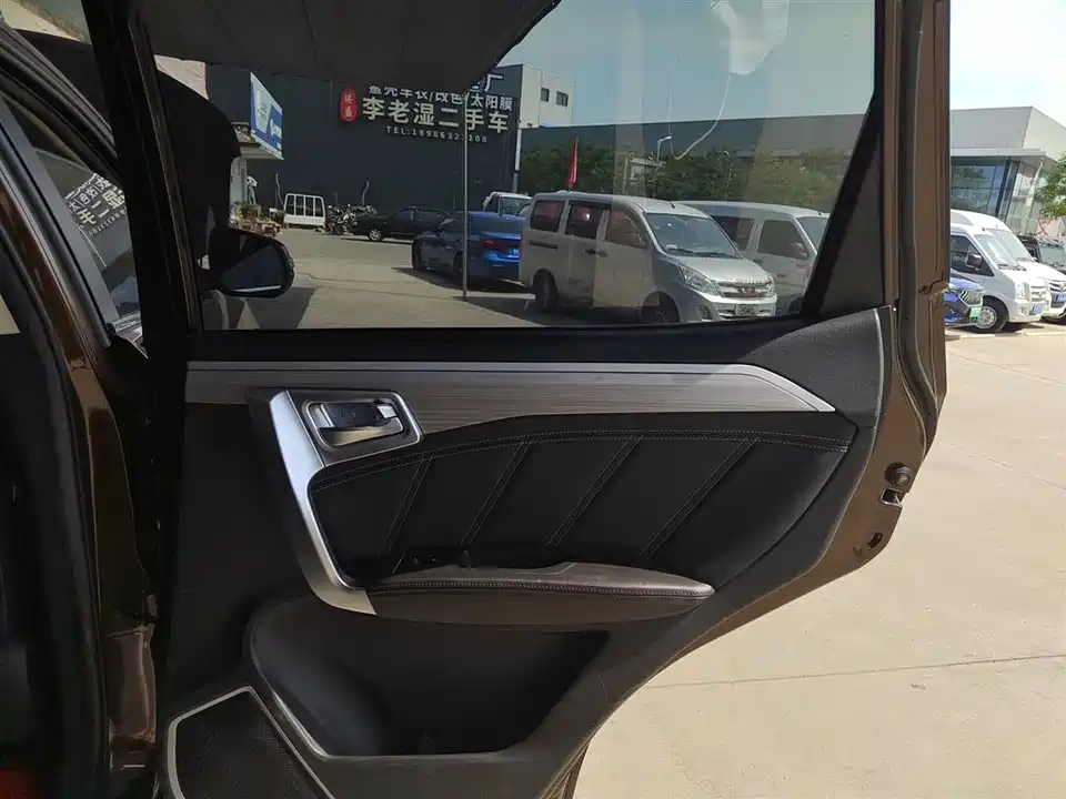 Geely Vision X6