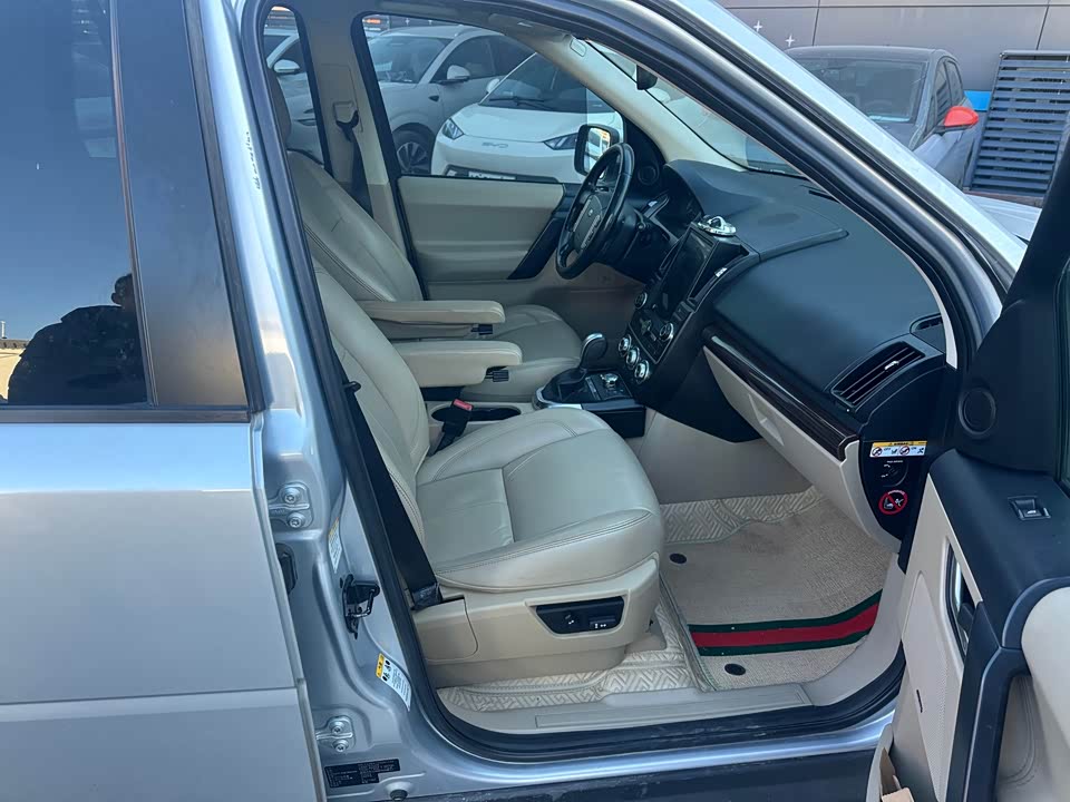 Land Rover Freelander 2