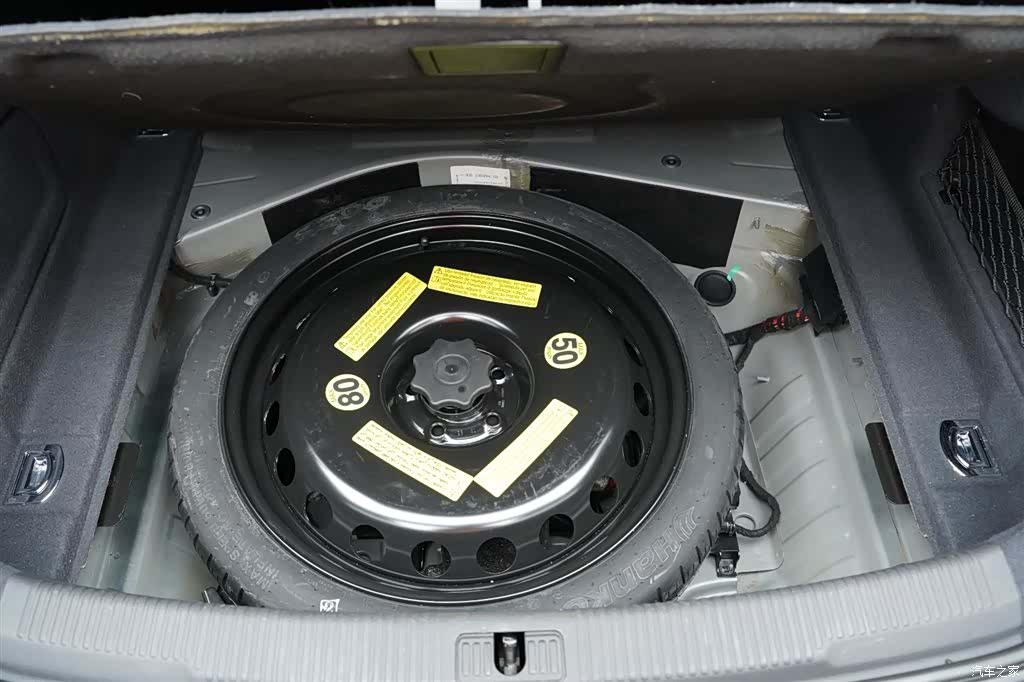 Audi A6L, 2012 22
