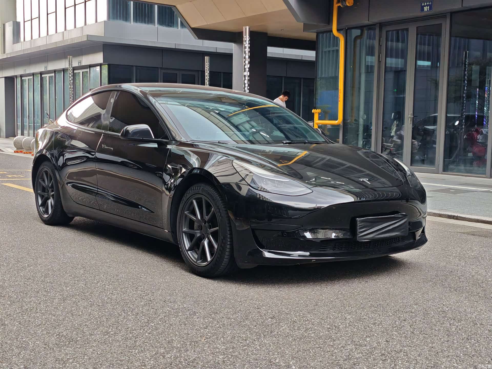 Tesla Model 3, 2023 3