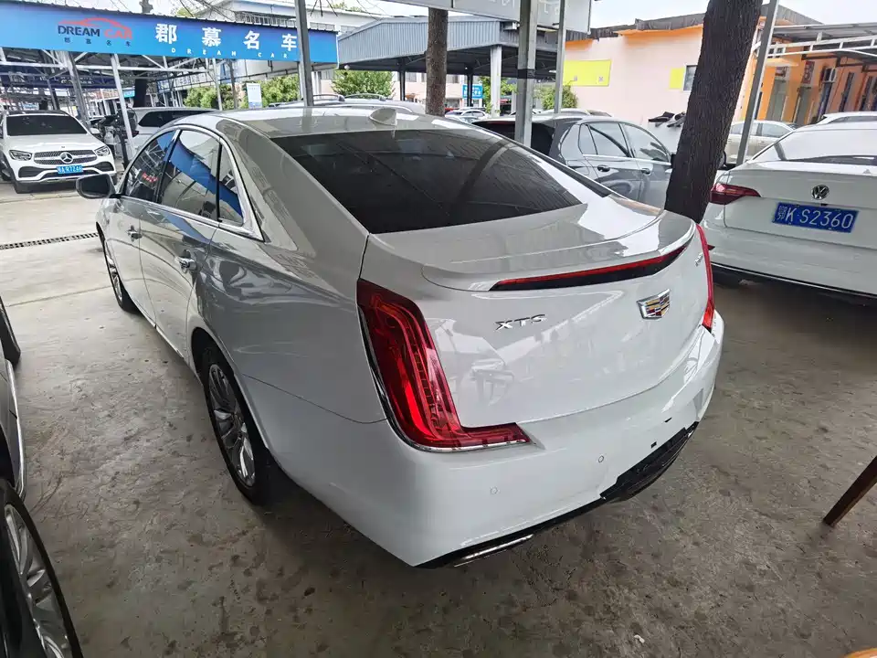 Cadillac XTS