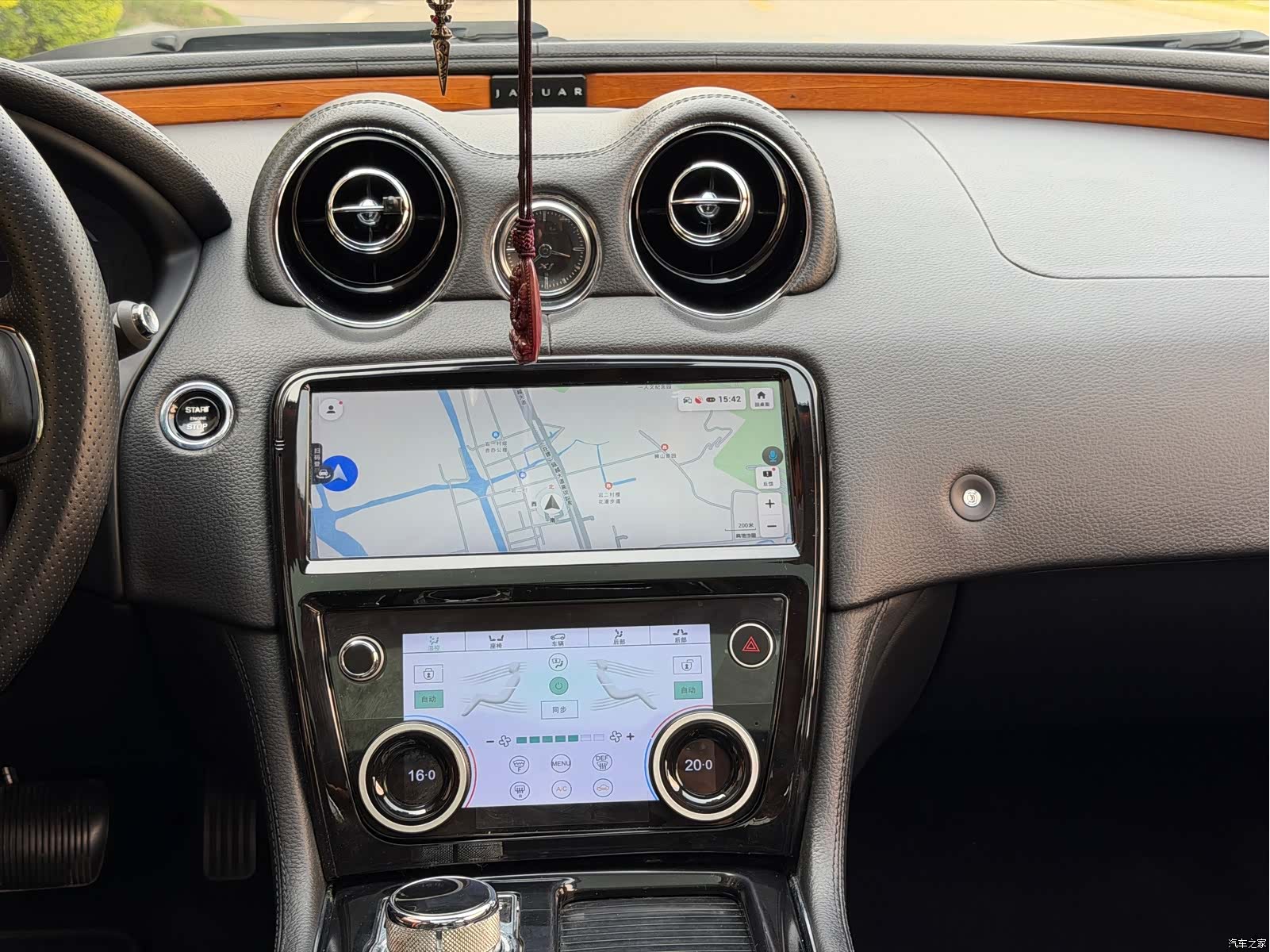 Jaguar XJ, 2013 26