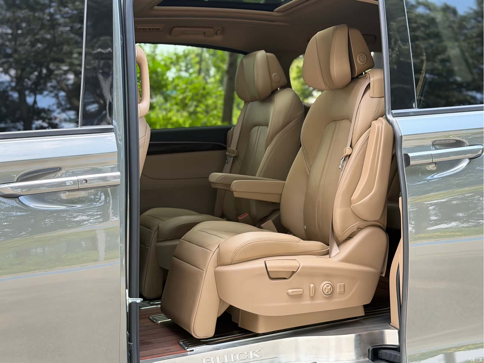 Buick GL8, 2019 11