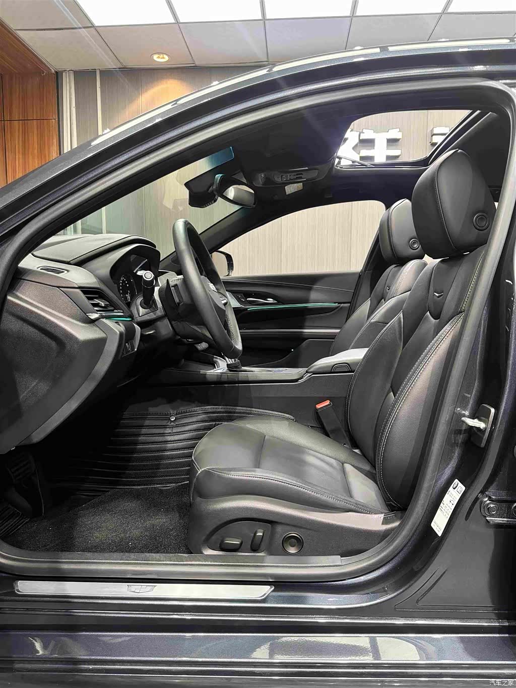 Cadillac CT4, 2022 10
