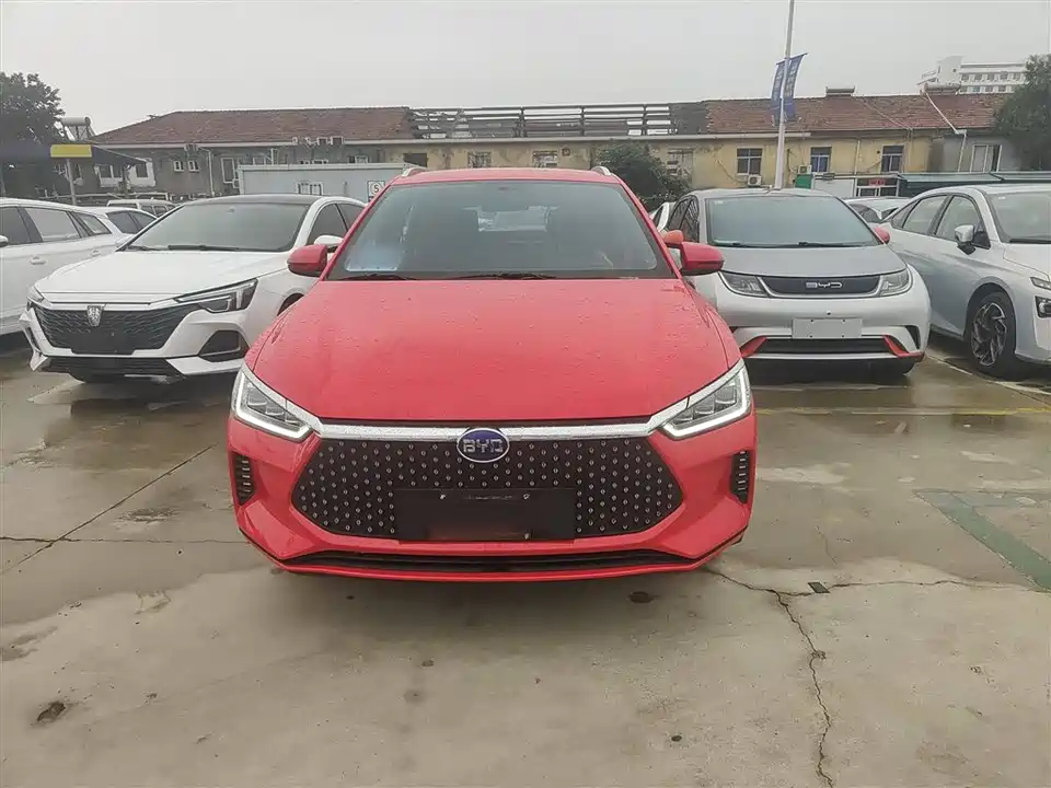 BYD e2