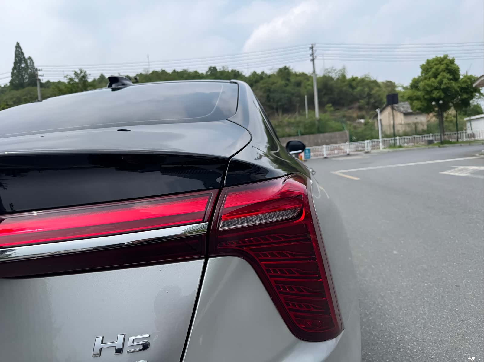 Hongqi H5, 2024 6
