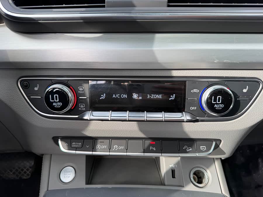 Audi Q5L 2019, фото 15