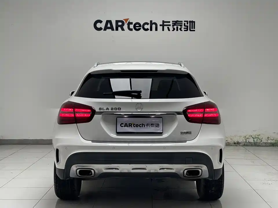 Mercedes-Benz GLA Mercedes-Benz GLA