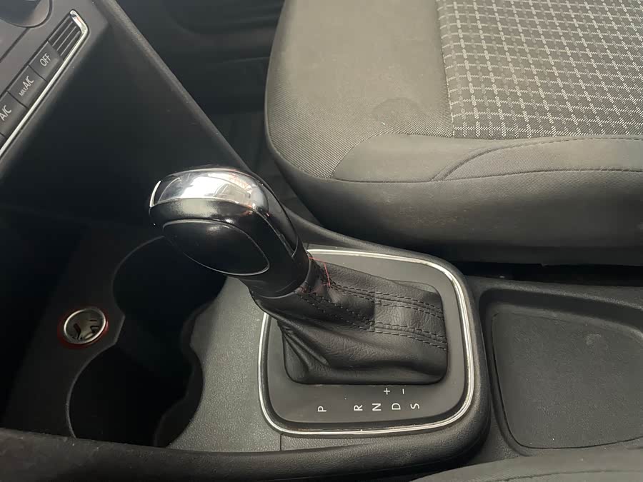 Volkswagen Polo 2015, фото 17