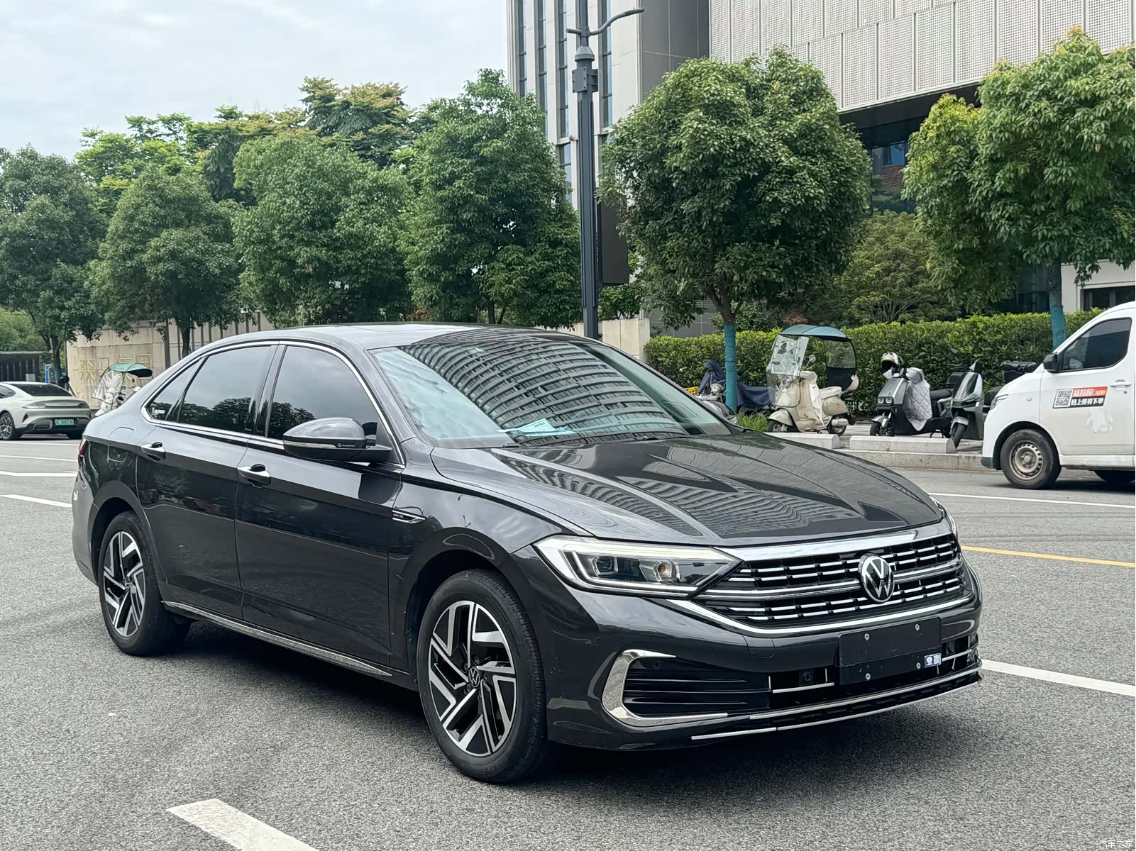 Volkswagen Sagitar, 2023 3