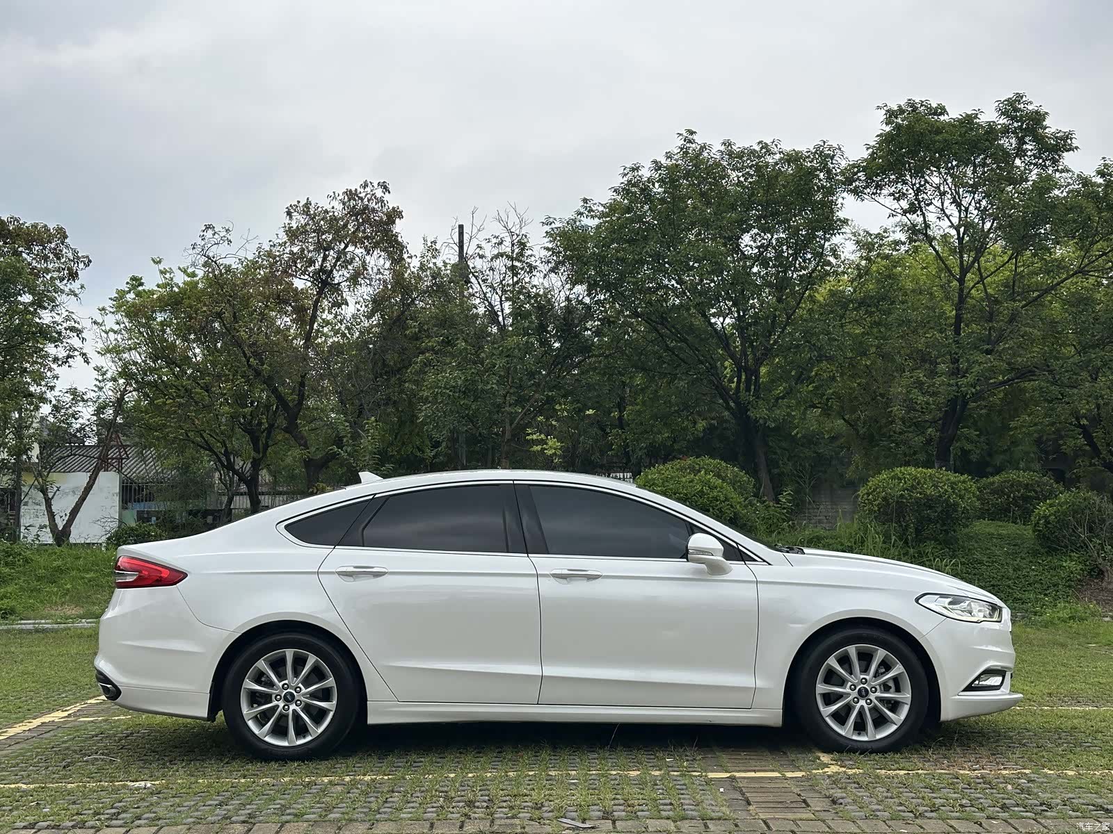 Ford Mondeo, 2018 10
