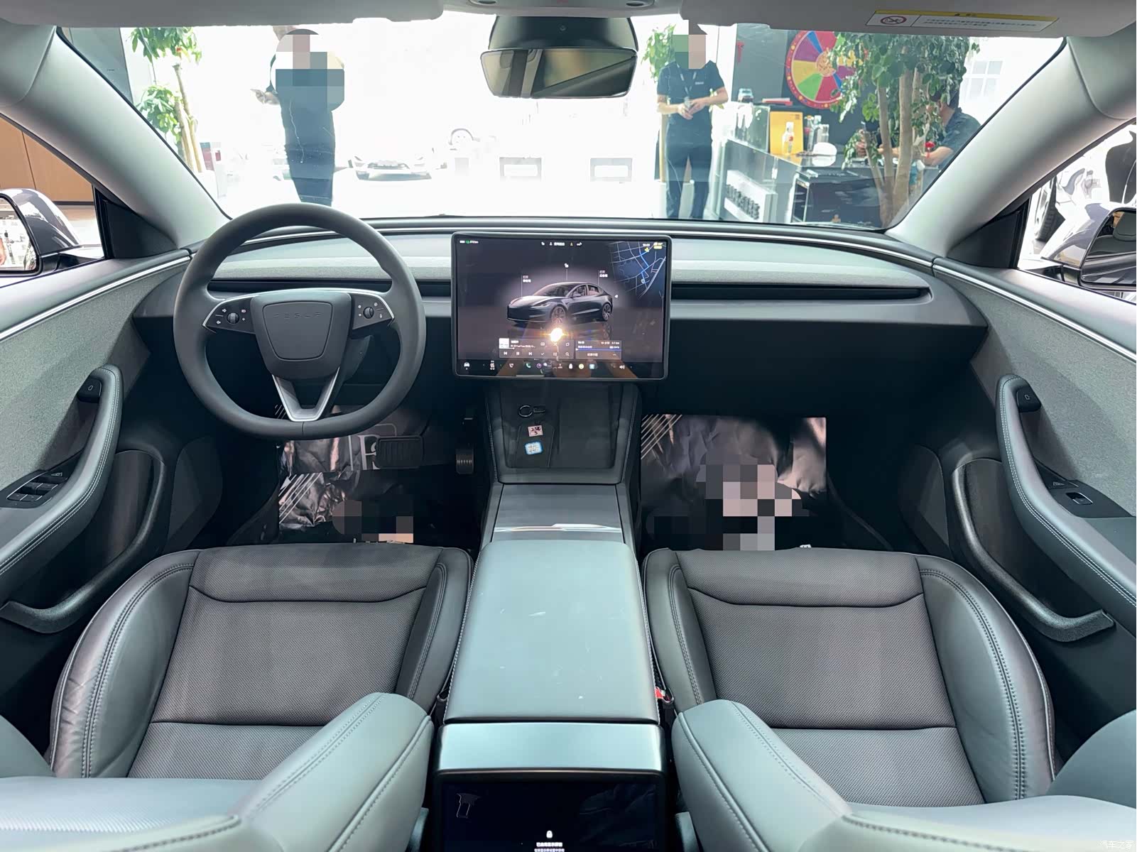 Tesla Model 3, 2025 7