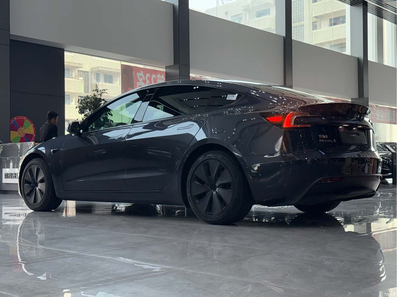 Tesla Model 3, 2025 9