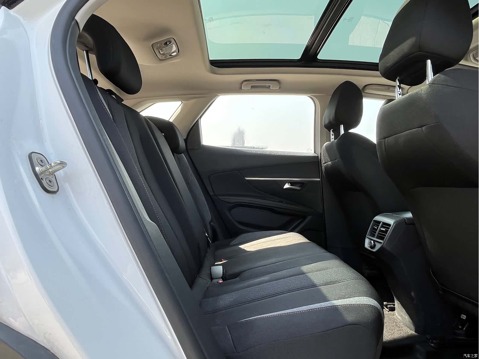 Peugeot 4008, 2021 15