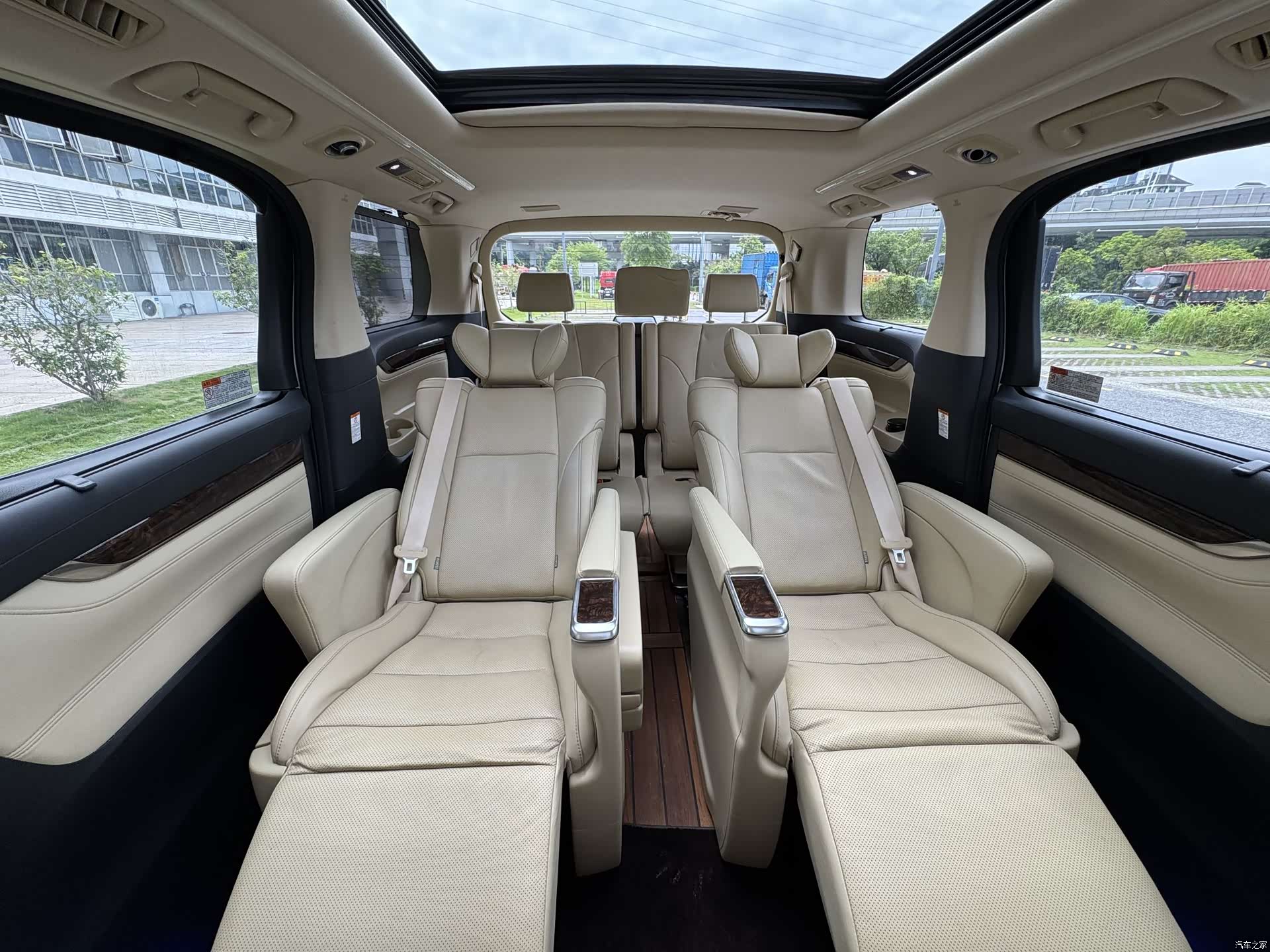 Toyota Alphard, 2020 12