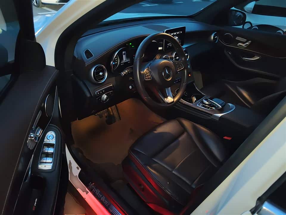 Mercedes-Benz GLC Mercedes-Benz GLC