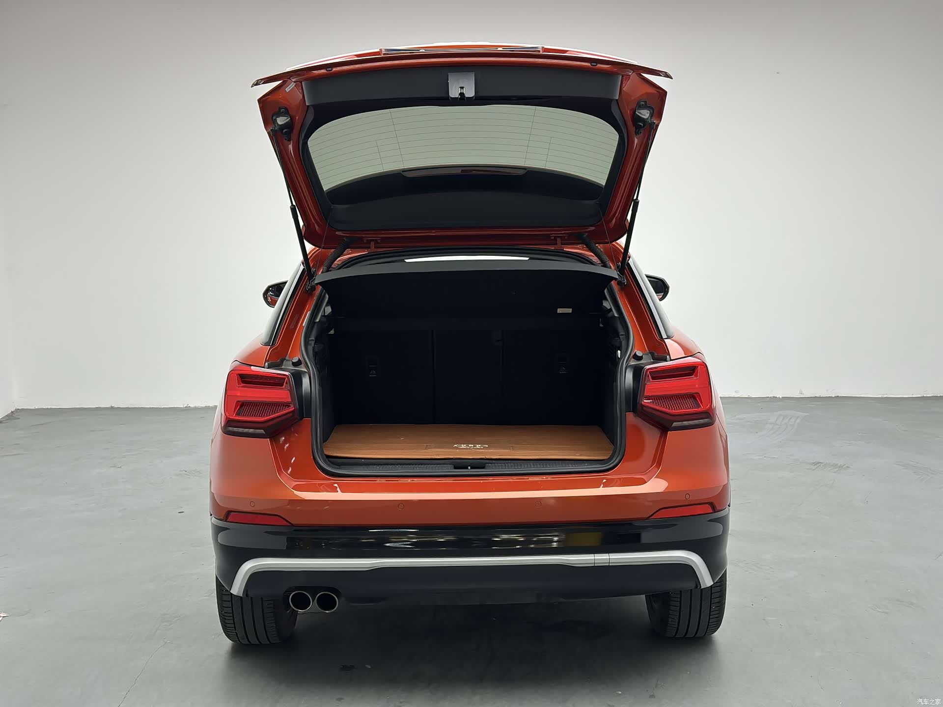 Audi Q2L, 2019 20